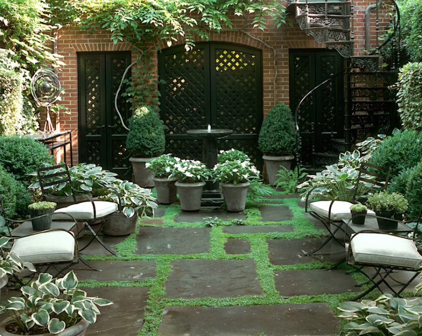 Sawyer Berson Townhouse Garden On Perry Street - NYC - Courtyard garden